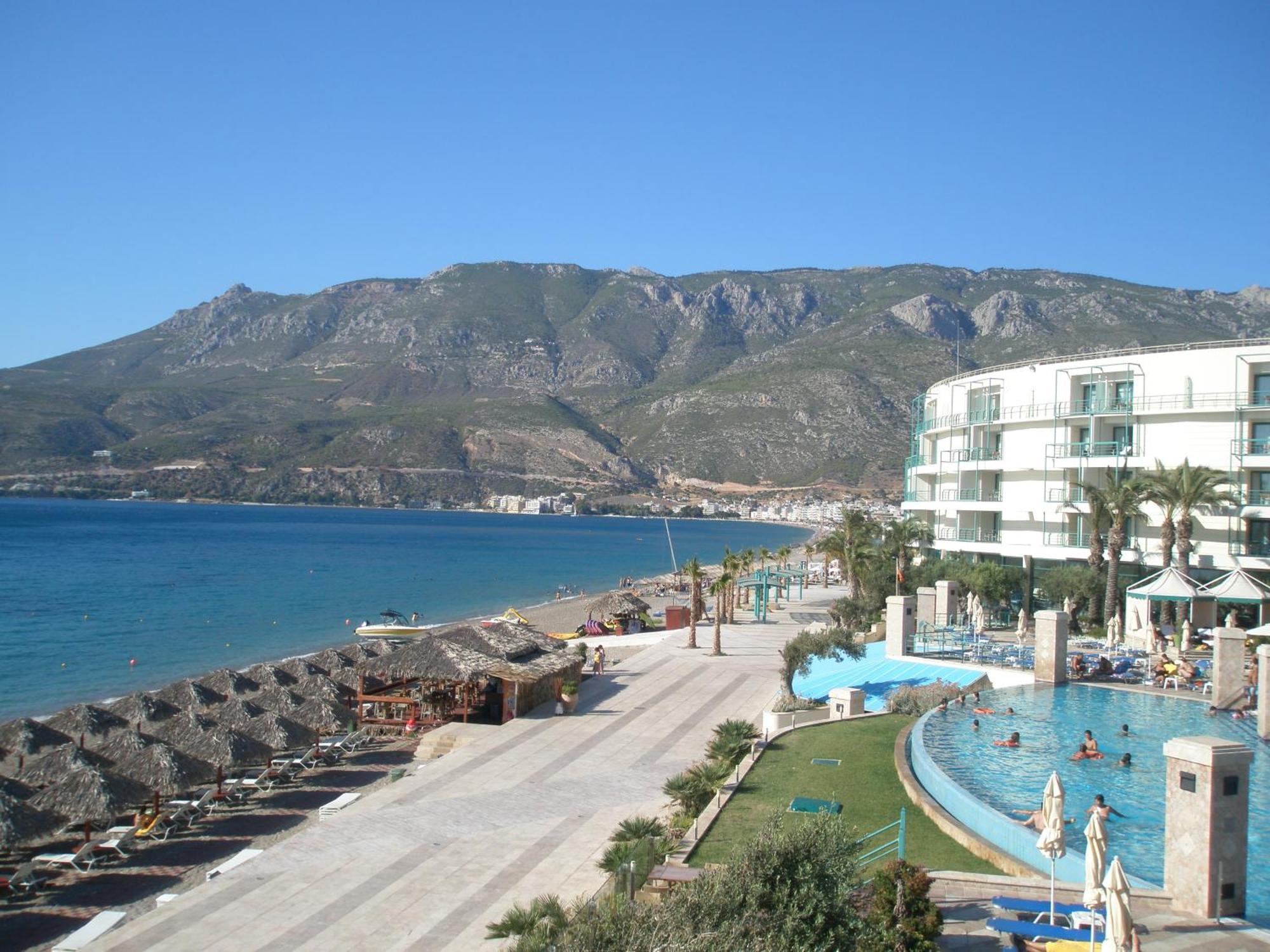 Club Hotel Casino Loutraki Exterior foto Nikiti