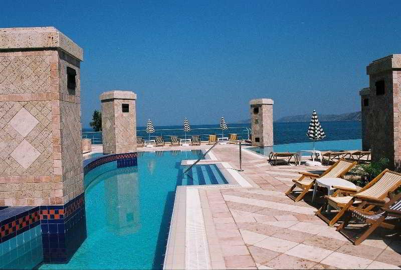 Club Hotel Casino Loutraki Facilități foto The pool at the Royal Olympic Hotel
