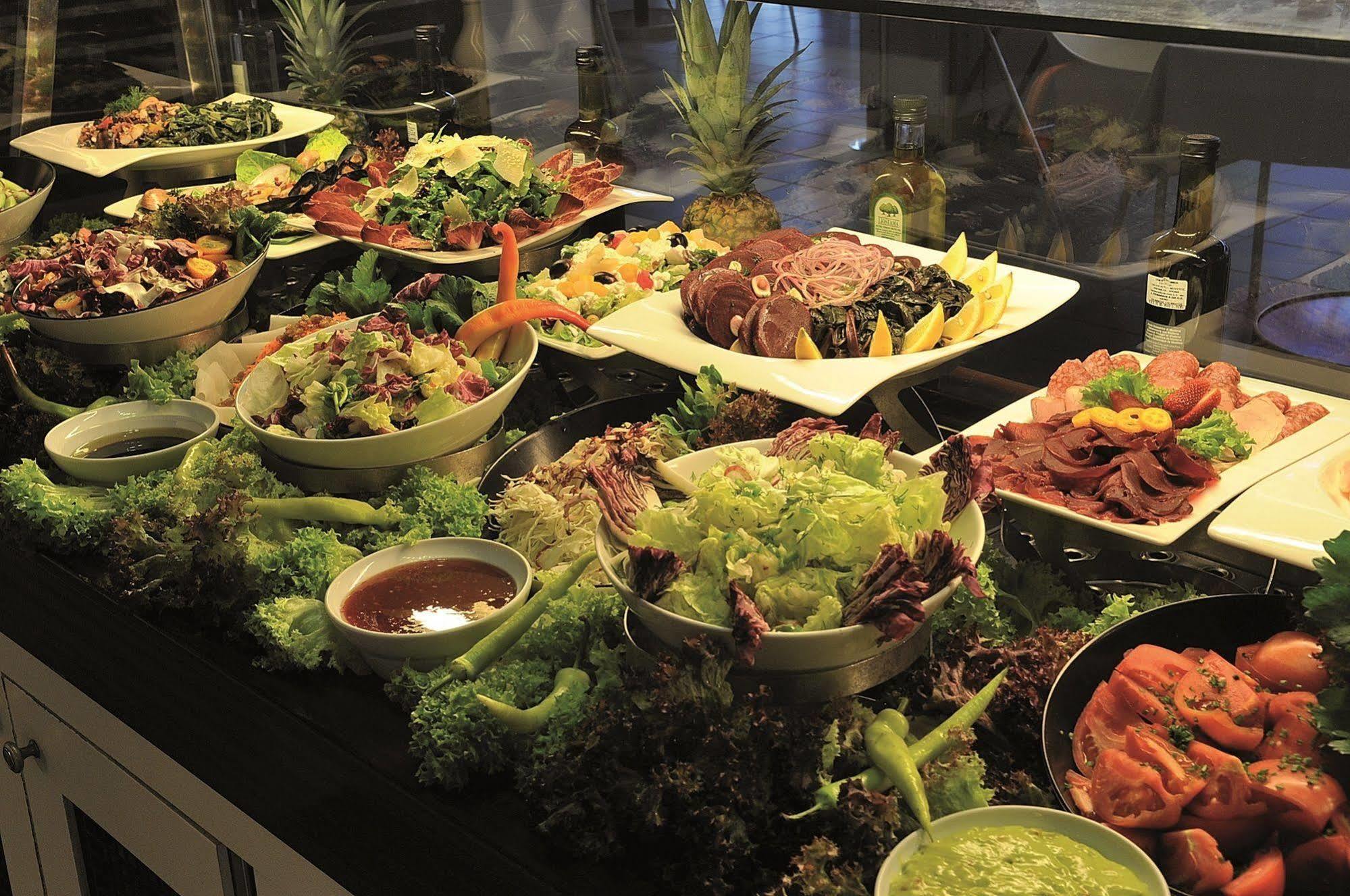 Club Hotel Casino Loutraki Exterior foto A salad bar